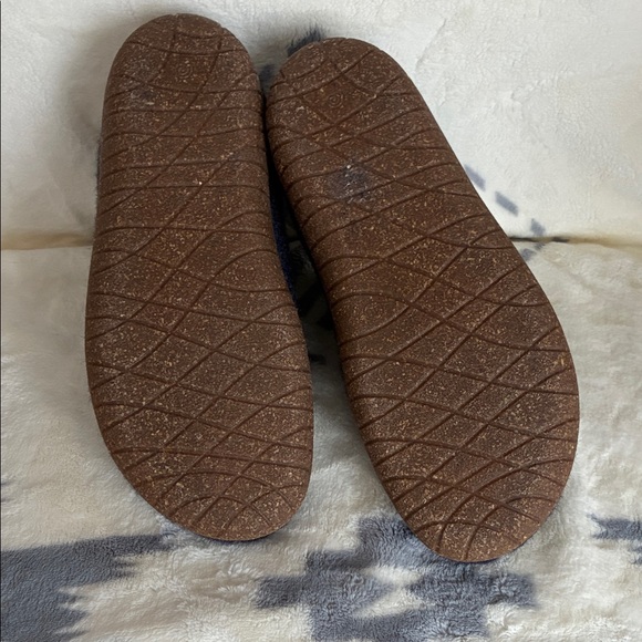 Taos Footwear Dark Blue and Light Gray Wool Booties - Picture 7 of 8